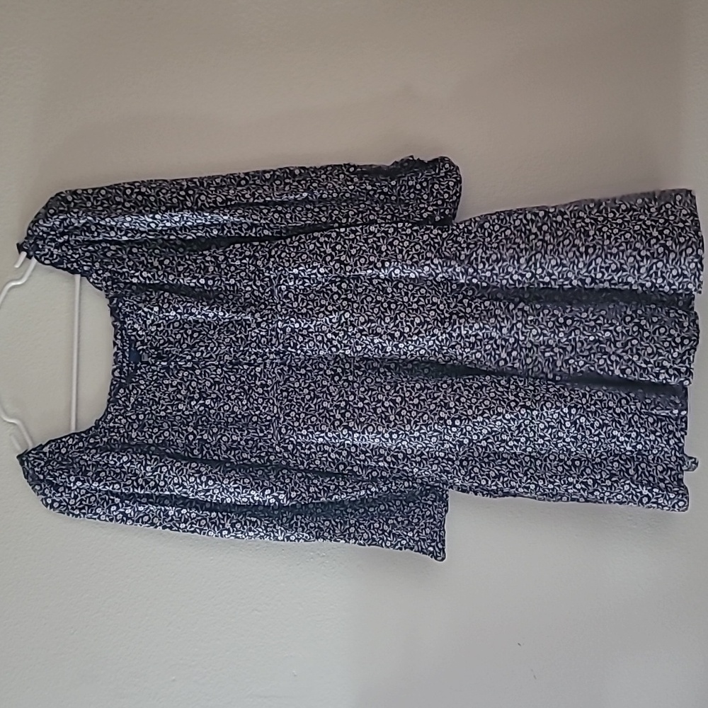 Old Navy Long sleeve mini swing dress navy blue with white flowers. Women size L